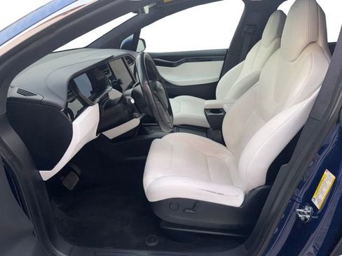 Used 2019 Tesla Model X 75D image 10