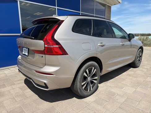 Used 2025 Volvo XC60 B5 Core AWD/4WD image 7