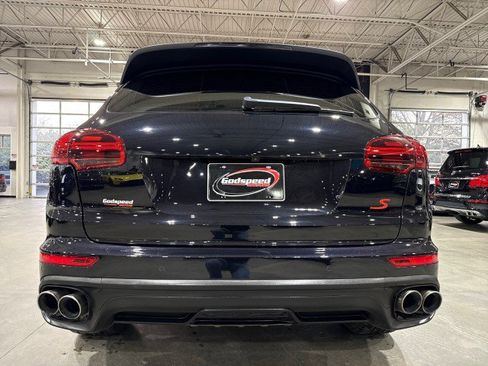 Used 2015 Porsche Cayenne S image 40