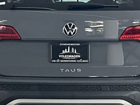 Used 2023 Volkswagen Taos SE w/ Panoramic Sunroof Package image 34