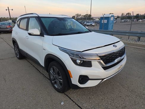 Used 2021 Kia Seltos S AWD/4WD image 6