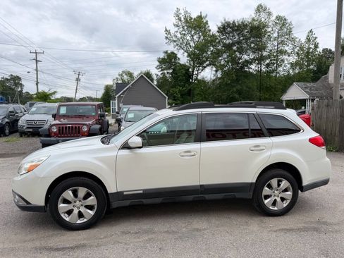 Used 2010 Subaru Outback 2.5i Premium AWD/4WD image 5