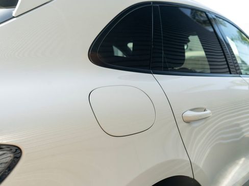 New 2026 Porsche Macan image 13