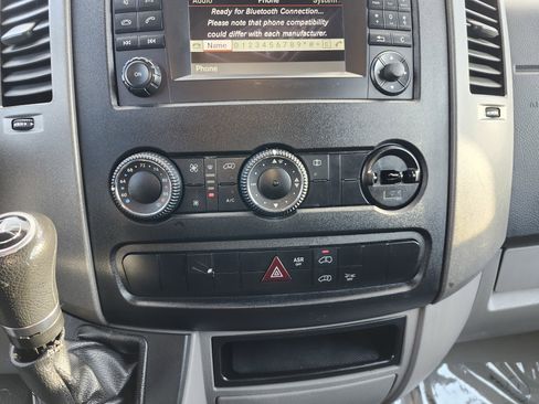Used 2018 Mercedes-Benz Sprinter 2500 image 29