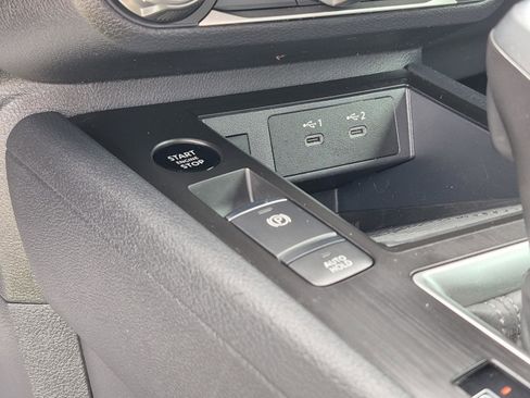 Certified 2025 Nissan Kicks SV FWD image 26