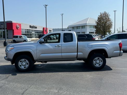 Used 2021 Toyota Tacoma SR w/ SR Convenience Package AWD/4WD image 4
