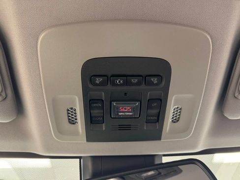 Used 2019 Toyota Camry SE w/ Convenience Package FWD image 45