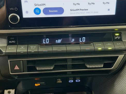 Used 2025 Toyota Camry SE FWD image 23