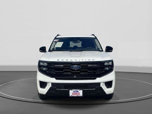 Certified 2025 Ford Expedition Active AWD/4WD image 3