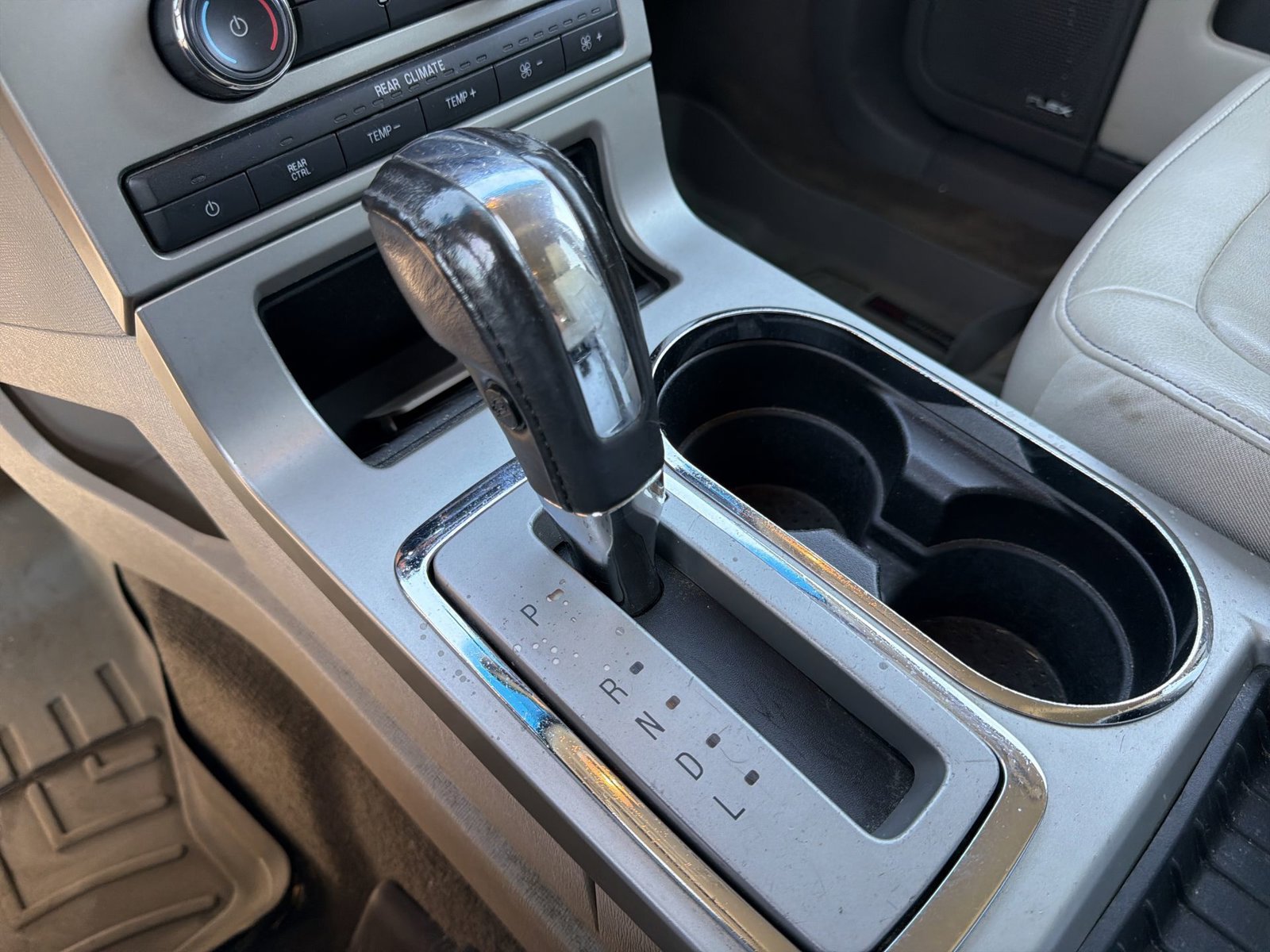 Used 2011 Ford Flex SEL w/ Rapid Spec Order Code FWD image 19