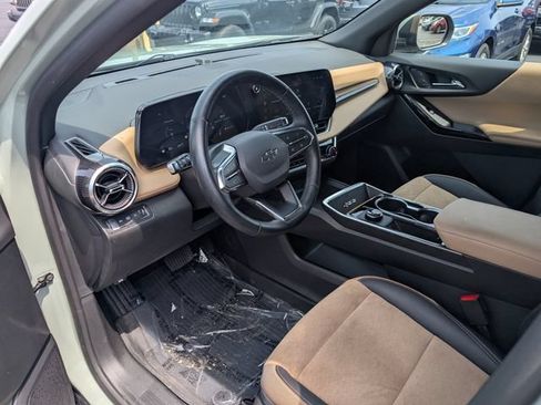 Used 2025 Chevrolet Equinox ACTIV w/ Safety and Technology Package AWD/4WD image 35
