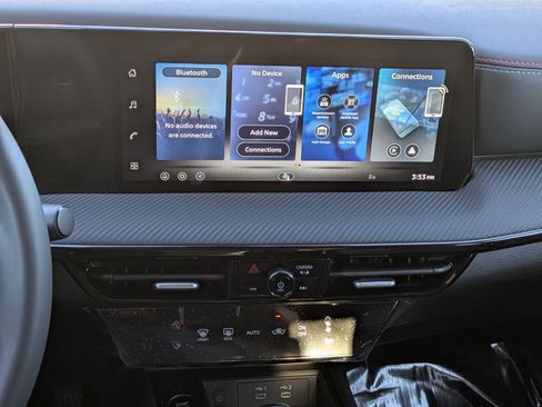 New 2026 Nissan Kicks SR FWD image 16