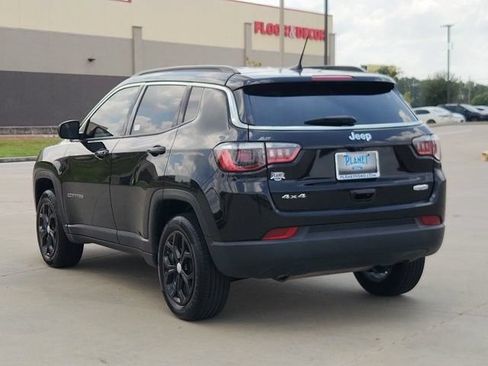 Used 2024 Jeep Compass Latitude AWD/4WD image 5