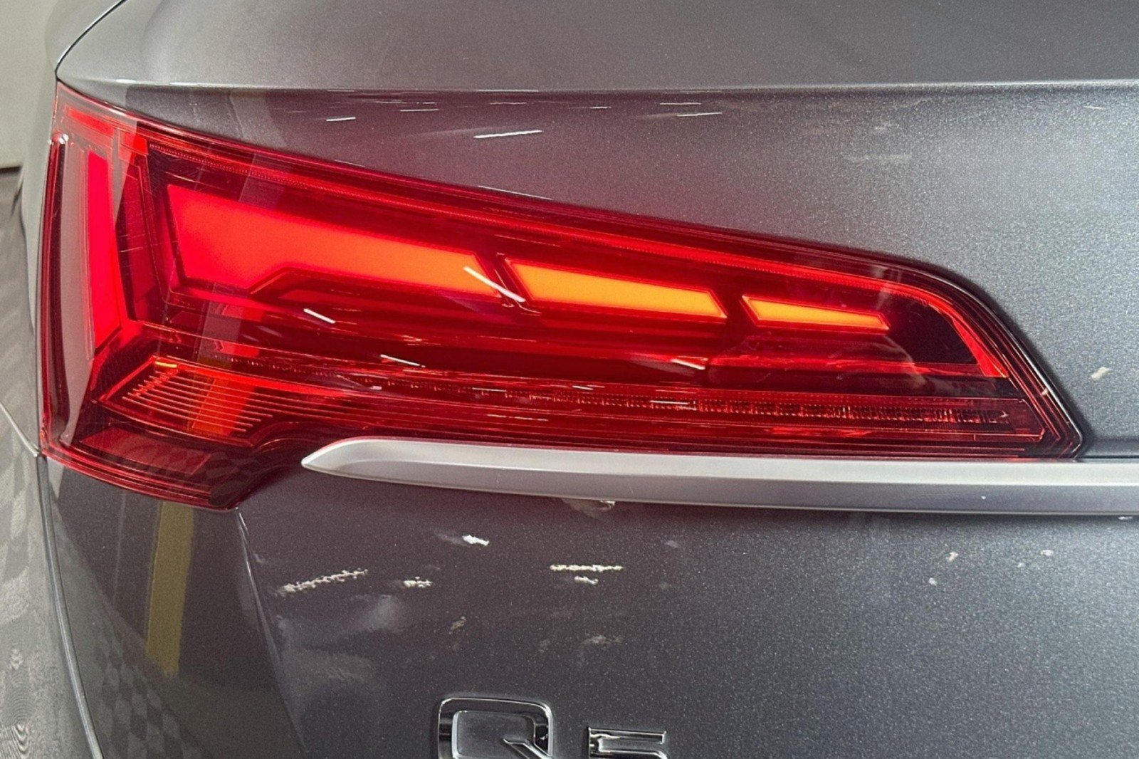 Used 2024 Audi Q5 e Premium Plus w/ Premium Plus Package AWD/4WD image 16