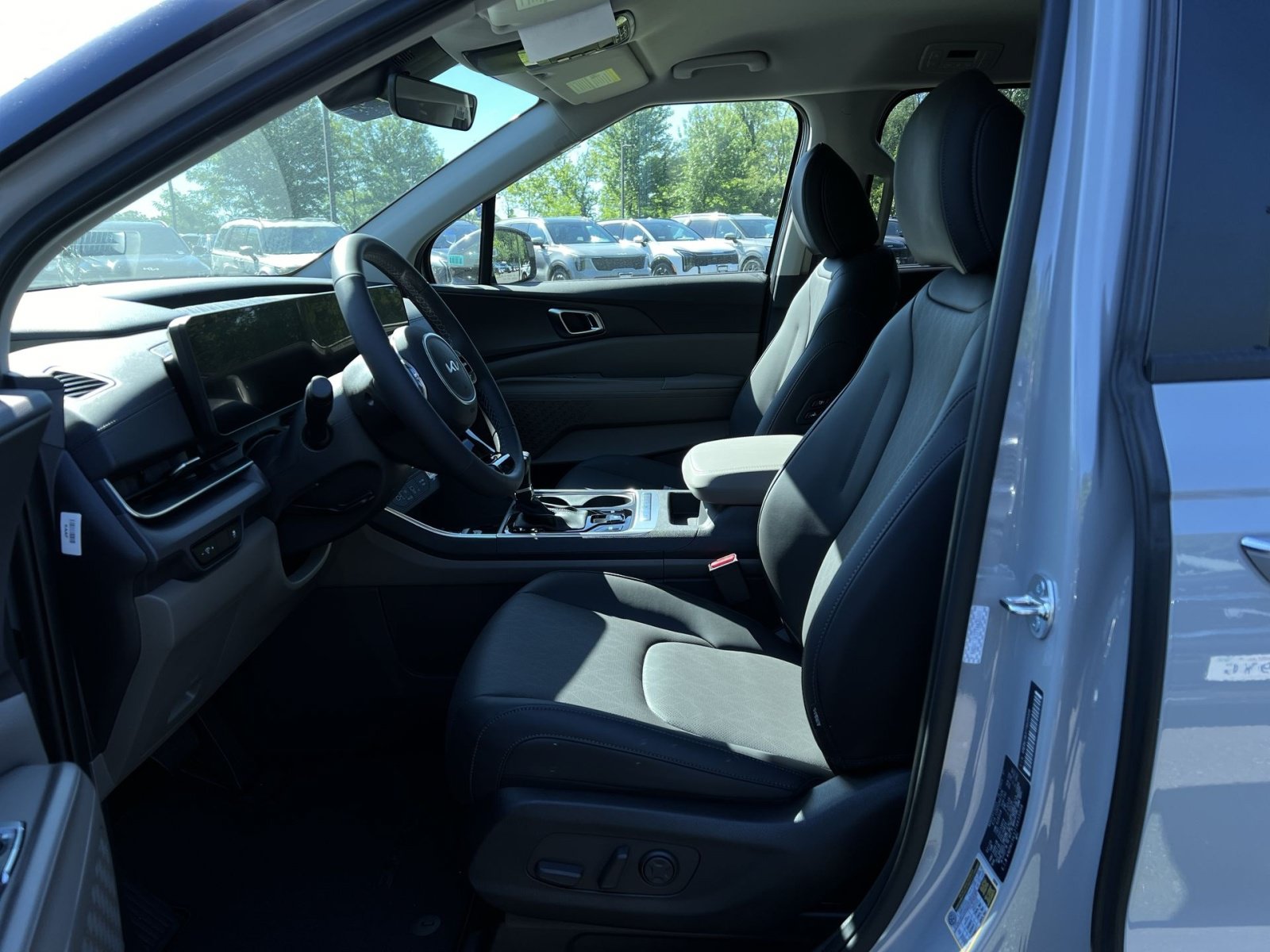 New 2026 Kia Carnival EX FWD image 26