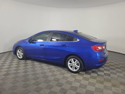 Used 2016 Chevrolet Cruze LT w/ Convenience Package FWD image 3