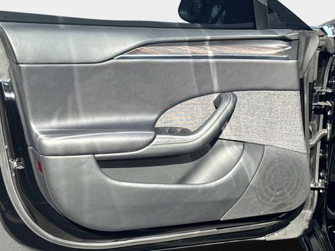 Used 2023 Tesla Model S image 35