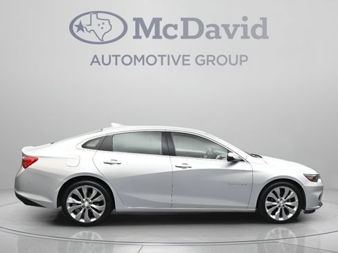 Used 2016 Chevrolet Malibu Premier w/ Driver Confidence Package II FWD image 9