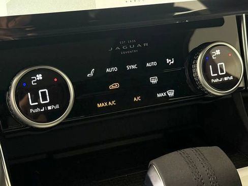 New 2024 Jaguar XF R-Dynamic SE AWD/4WD image 34