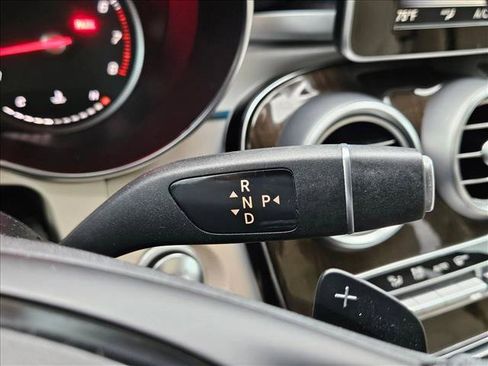 Used 2019 Mercedes-Benz GLC 300 image 12