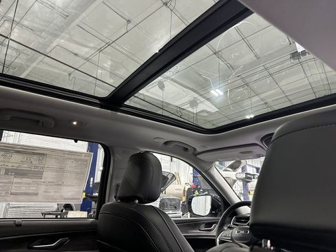 Used 2024 Jeep Grand Cherokee Limited 4xe w/ Luxury Tech Group II image 16