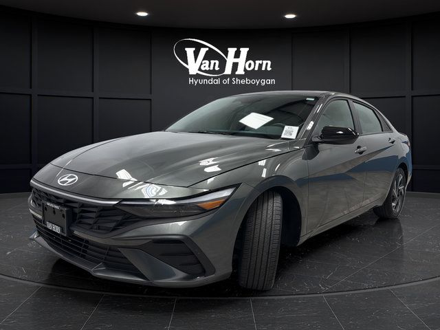Used 2025 Hyundai Elantra Sport w/ Cargo Package FWD image 3