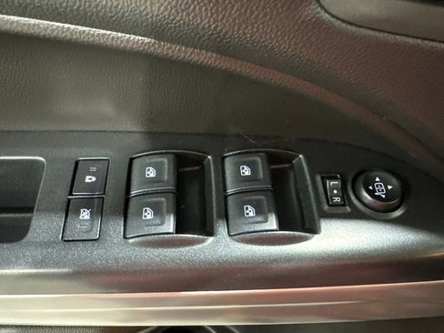 Used 2022 Chevrolet Colorado ZR2 w/ ZR2 Dusk Special Edition image 17