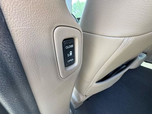 Used 2012 Honda Odyssey Touring image 27