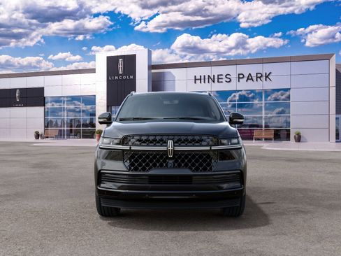 New 2027 Lincoln Navigator L Reserve w/ Jet Appearance Package AWD/4WD image 3