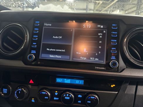 Used 2021 Toyota Tacoma TRD Sport image 19