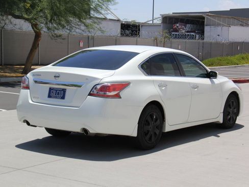 Used 2015 Nissan Altima 2.5 S w/ Power Driver Seat Package FWD image 5