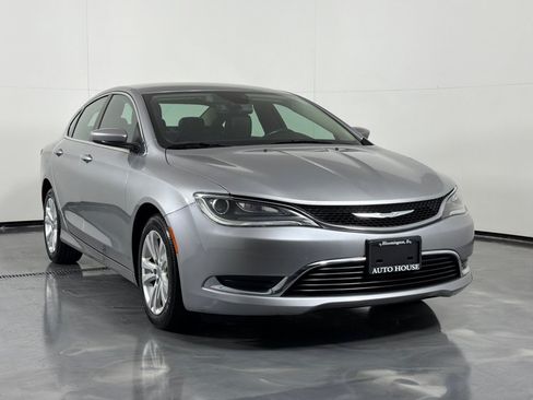 Used 2016 Chrysler 200 Limited FWD image 3