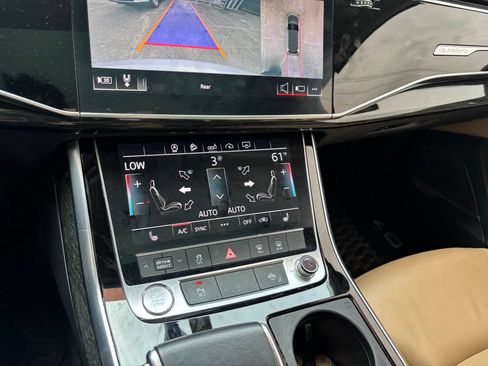 Used 2020 Audi Q7 3.0T Premium Plus w/ Premium Plus Package AWD/4WD image 16