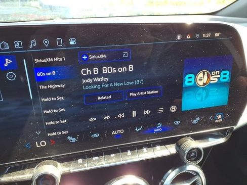 Used 2025 Chevrolet Blazer EV LT FWD image 32