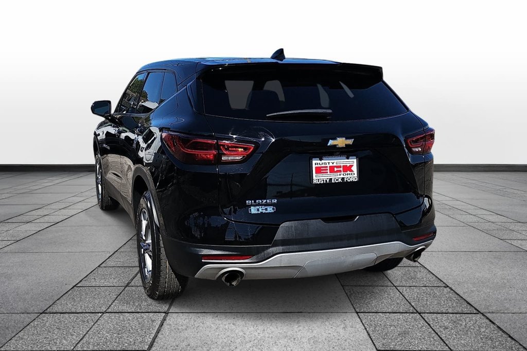Used 2025 Chevrolet Blazer LT FWD image 7