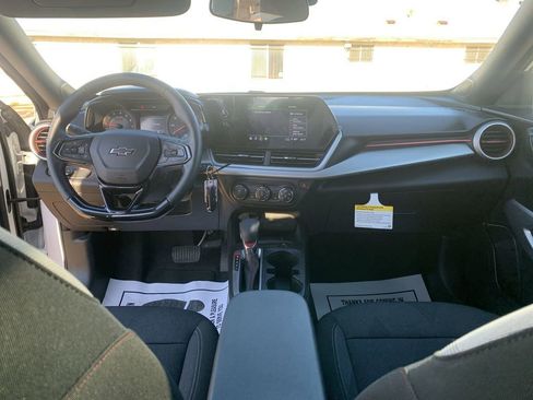 Certified 2025 Chevrolet Trax RS w/ Driver Confidence Package FWD image 19