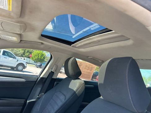 Used 2020 Ford Fusion SE image 15