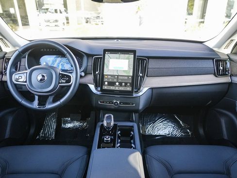 Certified 2026 Volvo XC90 B6 Core AWD/4WD image 13