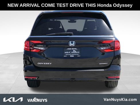 Used 2023 Honda Odyssey Sport image 5