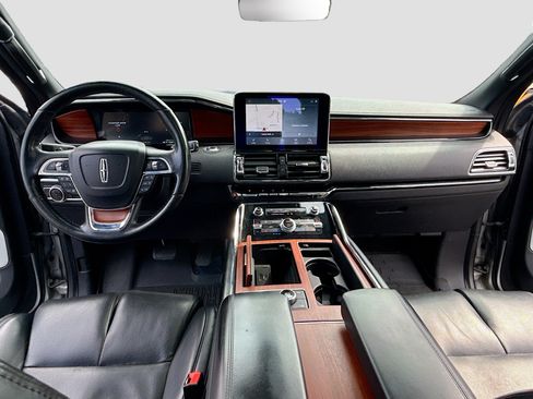 Used 2020 Lincoln Navigator L Reserve w/ Luxury Package AWD/4WD image 3