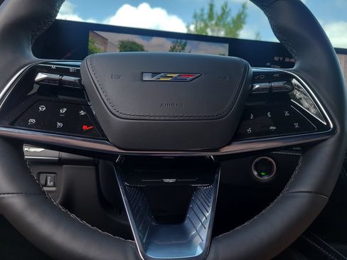 Used 2026 Cadillac Escalade V w/ LPO, ONYX Package AWD/4WD image 32