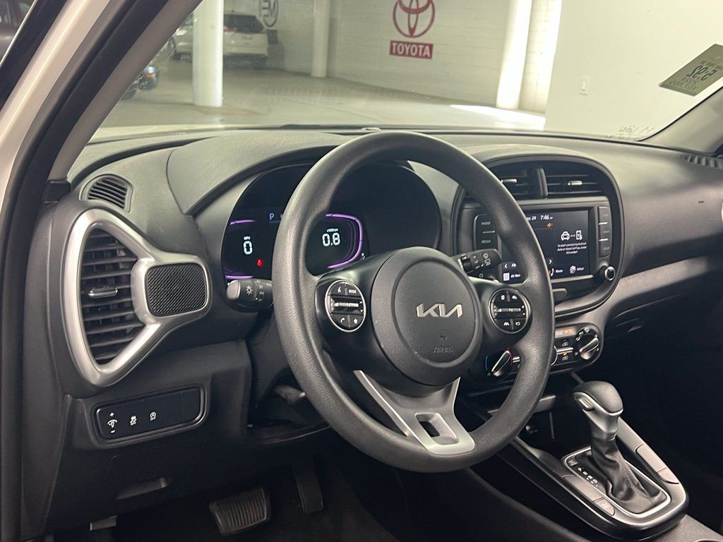 Used 2024 Kia Soul LX FWD image 10