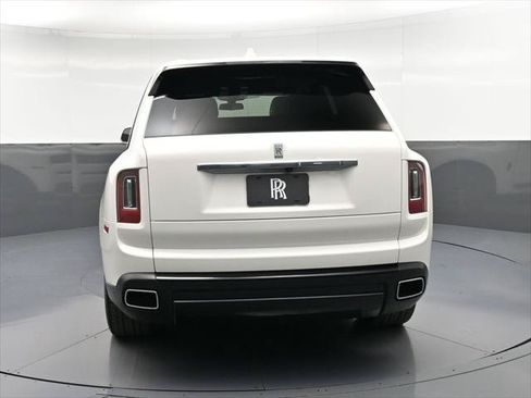 Certified 2022 Rolls-Royce Cullinan w/ Dark Exterior Package AWD/4WD image 7