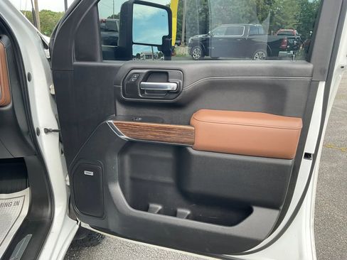 Used 2020 Chevrolet Silverado 2500 High Country w/ Z71 Off-Road Package AWD/4WD image 25