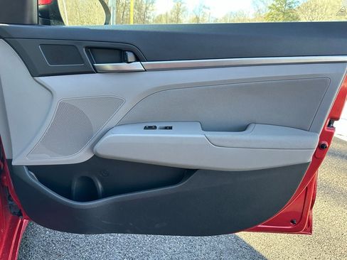 Used 2020 Hyundai Elantra SEL image 28