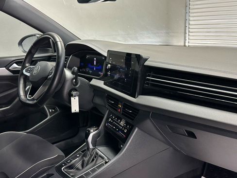 Used 2025 Volkswagen Jetta Sport FWD image 9