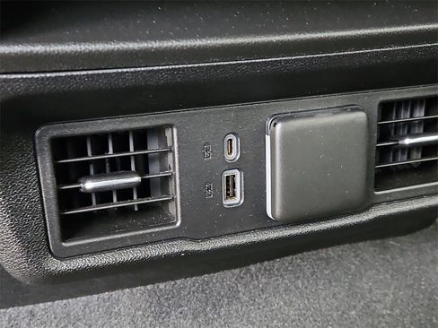 Used 2023 Chevrolet Silverado 1500 LT image 21