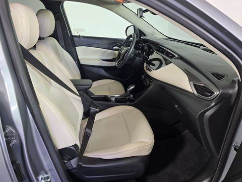 Used 2023 Buick Encore GX Preferred w/ Cold Weather Comfort Package FWD image 11