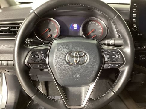 Used 2022 Toyota Camry XSE FWD image 15