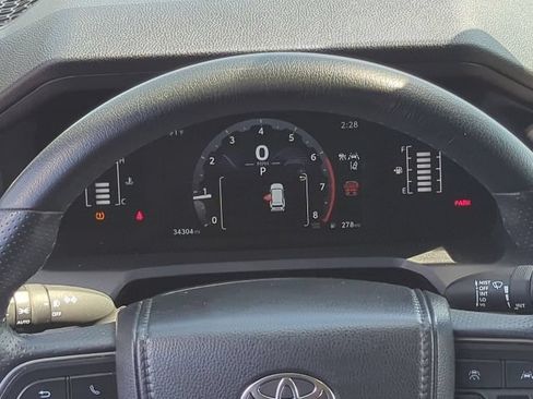 Used 2025 Toyota 4Runner SR5 AWD/4WD image 7